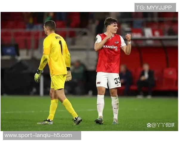 阿尔克马尔与门德斯洽谈斯米特转会皇马巴萨均表现出浓厚兴趣 阿尔克马尔与门德斯洽谈斯米特转会皇马巴萨均表现出浓厚兴趣